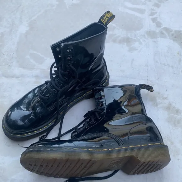 Doc Martens 1460 Boots Womens  Size 8 Shoes Black Eye 8 Patent Leather C…