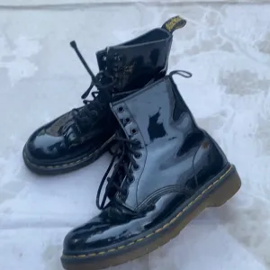Doc Martens 1460 Boots Womens  Size 8 Shoes Black Eye 8 Patent Leather C…