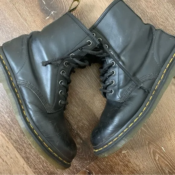 Doc martens womens black 1460 lace up boots 7