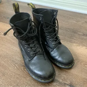 Doc martens womens black 1460 lace up boots 7
