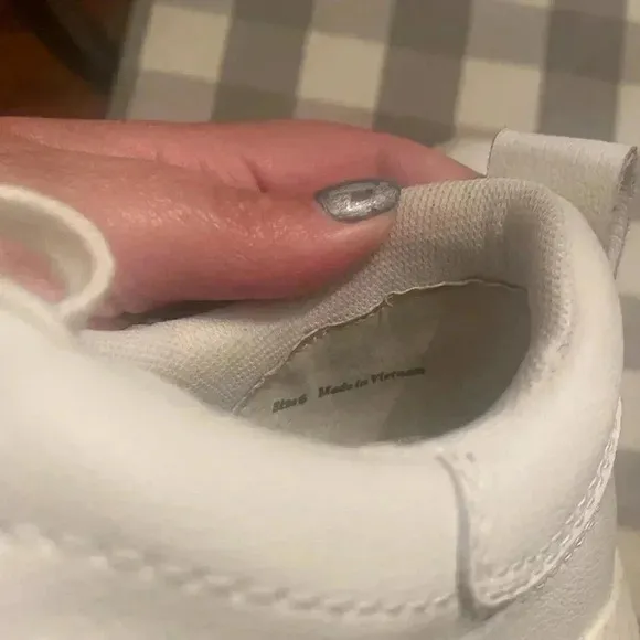 Dolce vita devote sneakers white leather size 6 women’s