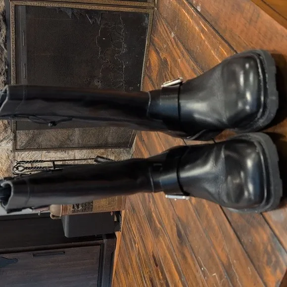 Donald j. Pliner leather moto boots
