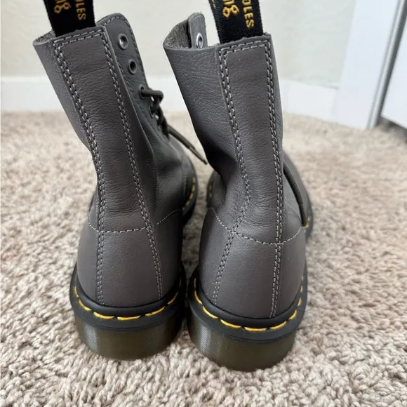 Dr. Marten 1460 Pascal Virginia Leather Boots - NWOT- Size 7