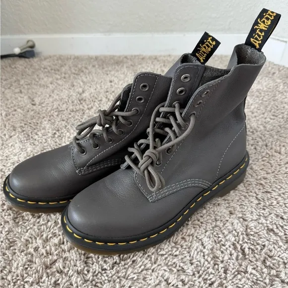 Dr. Marten 1460 Pascal Virginia Leather Boots - NWOT- Size 7