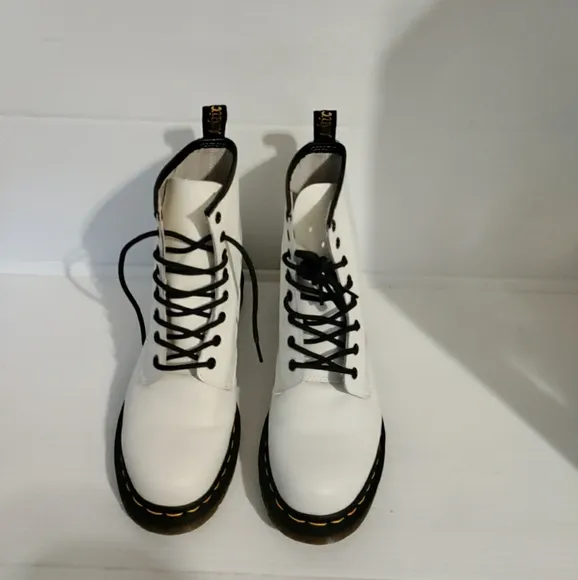 Dr Martens 11821 White Leather Combat Boots Shoes Women's Size 41 / 9