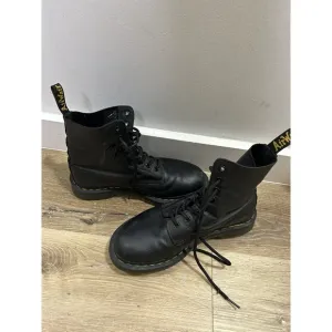 Dr Martens 13512 Black Delaney Leather Boots Mens Size 8