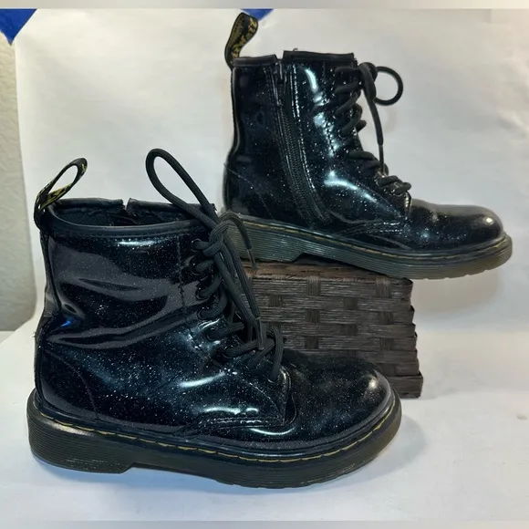 Dr. Martens 1460 Glitter J Lace up Boots Coated Sparkle Kid’s/Girl’s Size 1