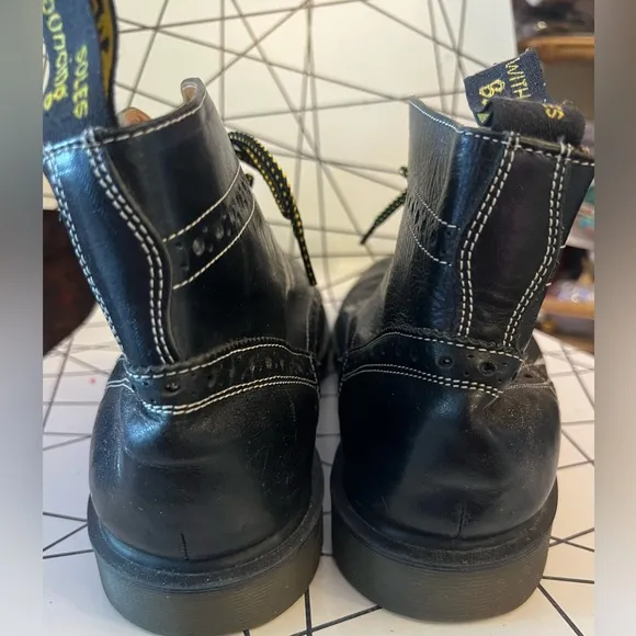 Dr. Martens Affleck Brogue Wingtip black leather boots size 10 new laces