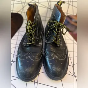 Dr. Martens Affleck Brogue Wingtip black leather boots size 10 new laces