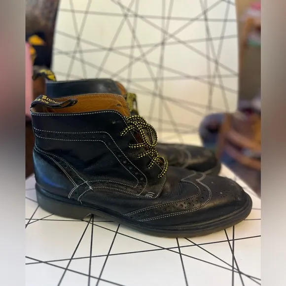 Dr. Martens Affleck Brogue Wingtip black leather boots size 10 new laces