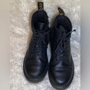 Dr Martens black leather boots size 3