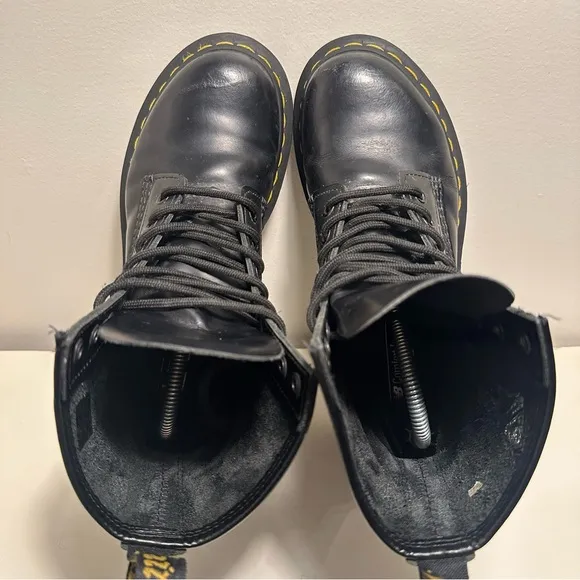 Dr Martens Black Leather Lace Up Boots Women’s Size 6 Grunge Combat Work Shoes