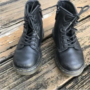Dr Martens Docs Brooklee Boots Black Leather Airwair 8 UK 7 EU 24 Toddler Shoes