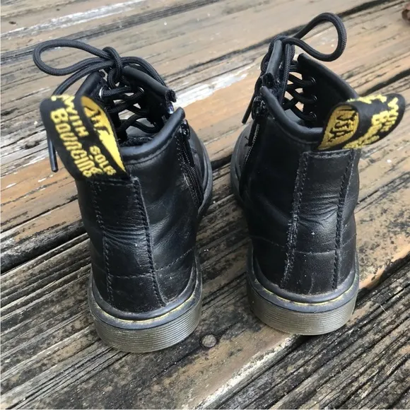 Dr Martens Docs Brooklee Boots Black Leather Airwair 8 UK 7 EU 24 Toddler Shoes