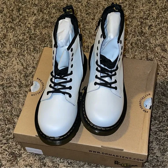 Dr Martens Junior Romario 1460 Boots White Leather Size 3 Air Wair New in Box