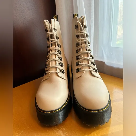 Dr. Martens Leather Boots in Leona Bone Air Wair