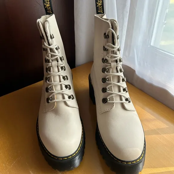 Dr. Martens Leather Boots in Leona Bone Air Wair