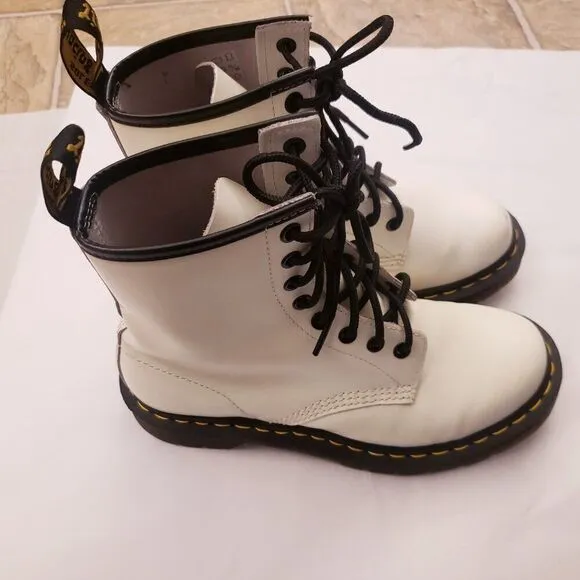 Dr Martens Size 7 Airwalk Original Smooth Leather White Combat Lace Up Boots