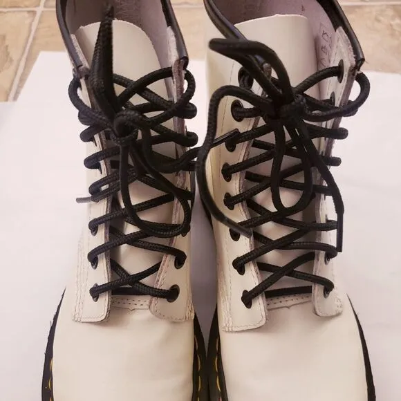 Dr Martens Size 7 Airwalk Original Smooth Leather White Combat Lace Up Boots