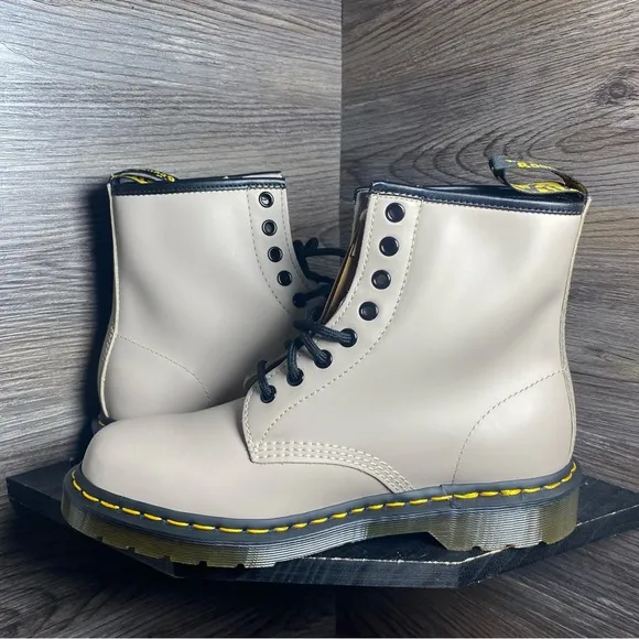 Dr martens taupe 1460 leather boots
