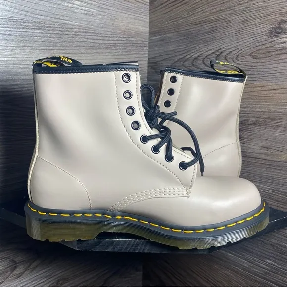 Dr martens taupe 1460 leather boots