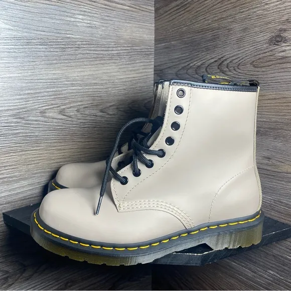 Dr martens taupe 1460 leather boots