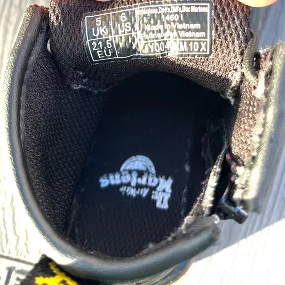 Dr Martens Toddlers Boots sz 6