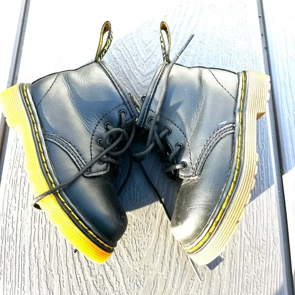Dr Martens Toddlers Boots sz 6