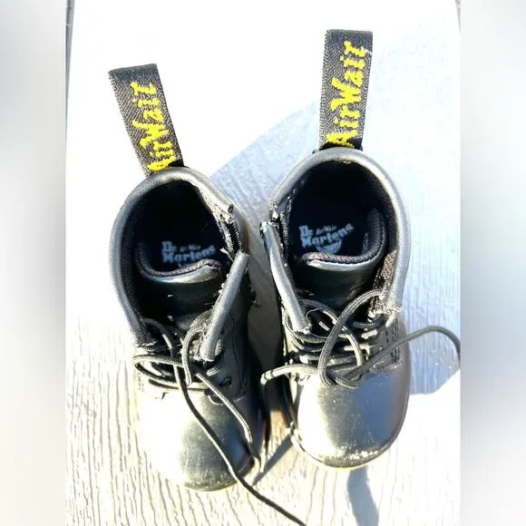 Dr Martens Toddlers Boots sz 6