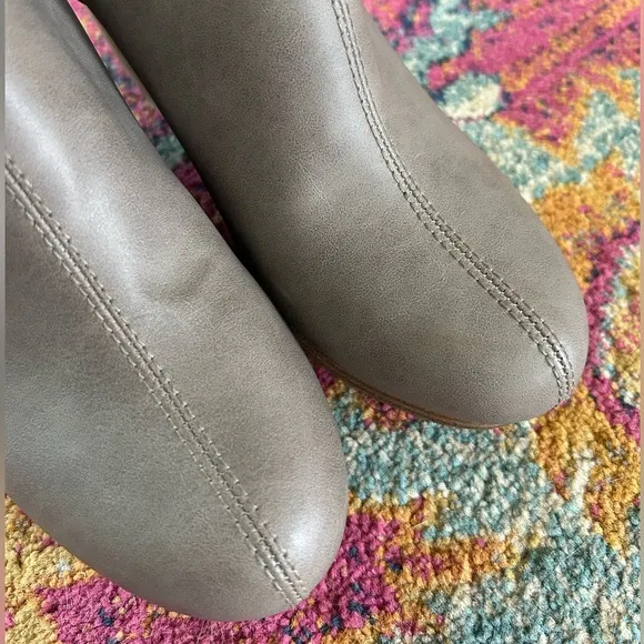 Dr. Scholl’s | Women’s taupe faux leather Harlow ankle boot, stacked heels, 8.5