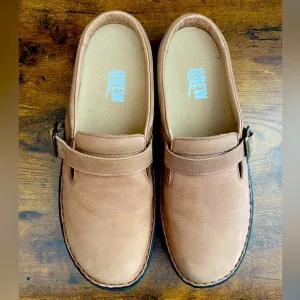Drew Clogs sz 8.5 WW wide Women Slip On Shoes