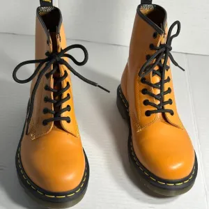 Dr.Martens {New} Ladies size 6