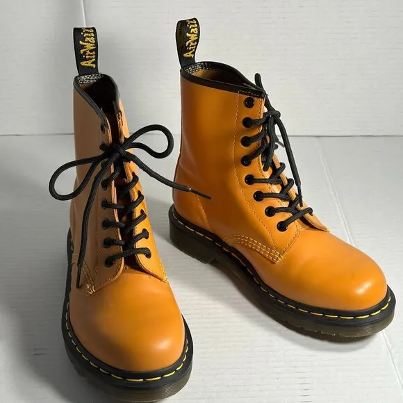 Dr.Martens {New} Ladies size 6