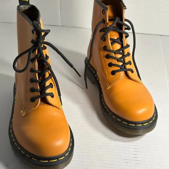 Dr.Martens {New} Ladies size 6