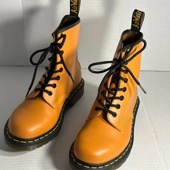 Dr.Martens {New} Ladies size 6