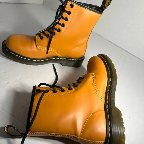 Dr.Martens {New} Ladies size 6