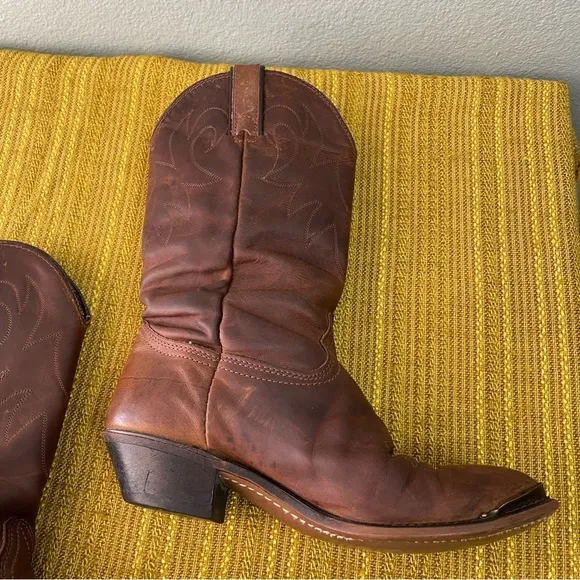 Durango | Vtg Distressed Cowboy Cowgirl Western Boots | Heeled Traditional R Toe