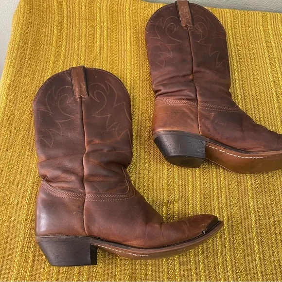 Durango | Vtg Distressed Cowboy Cowgirl Western Boots | Heeled Traditional R Toe