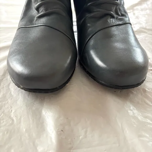 Earth Leather Calgary Ankle Boots Halifax heel zip grayish blue SZ 11 NWOT