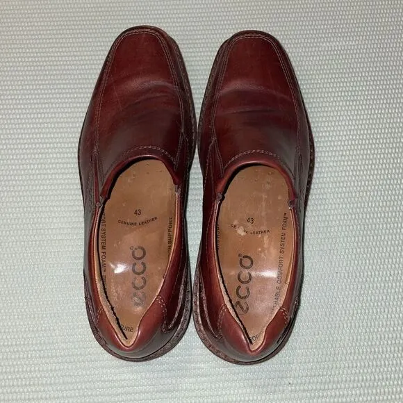 Ecco Seattle Slip On Leather Loafer Shoes Rust Men’s Size EU 43 / US Size 9.5
