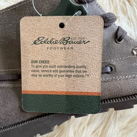 EDDIE BAUER WOMEN CHUKKA BOOT
