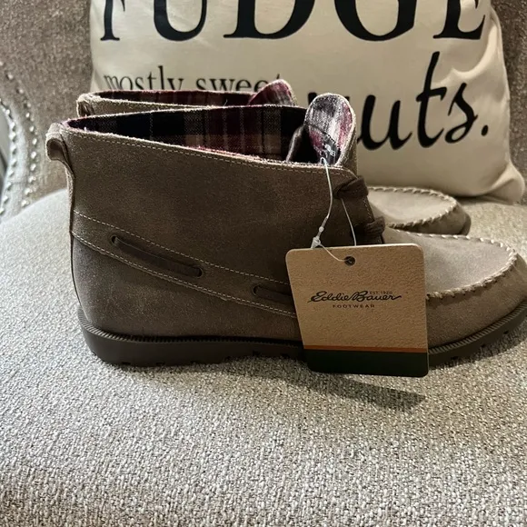 EDDIE BAUER WOMEN CHUKKA BOOT