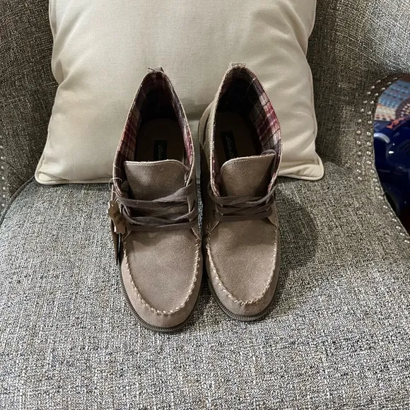 EDDIE BAUER WOMEN CHUKKA BOOT