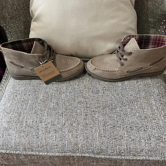 EDDIE BAUER WOMEN CHUKKA BOOT