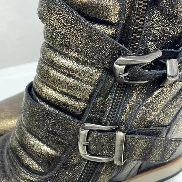 ELEN Iachi woman’s gold and black speckled wedge high top sneakers