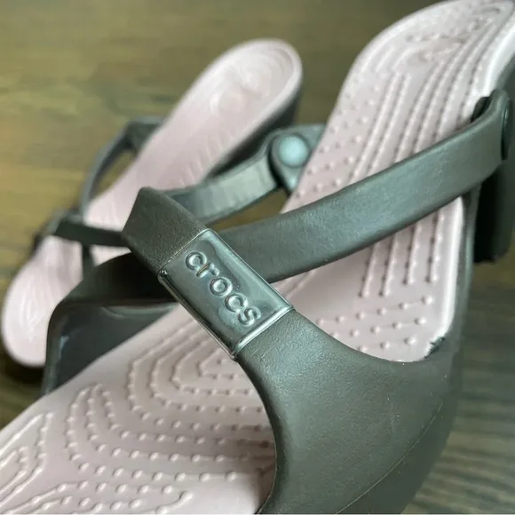 EUC Crocs Cyprus Block Heels Brown Pink Slip On Shoes