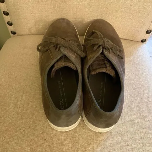 Euc Ecco Suede Walking Shoes