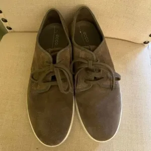 Euc Ecco Suede Walking Shoes