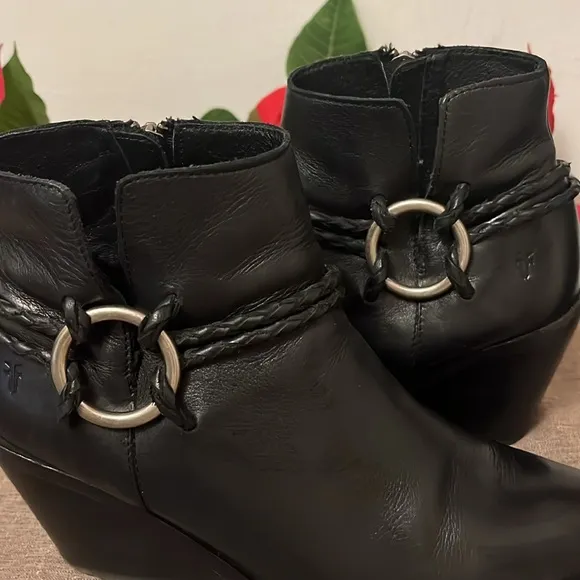EUC Frye Serena Braided Harness Bootie Size 8.5