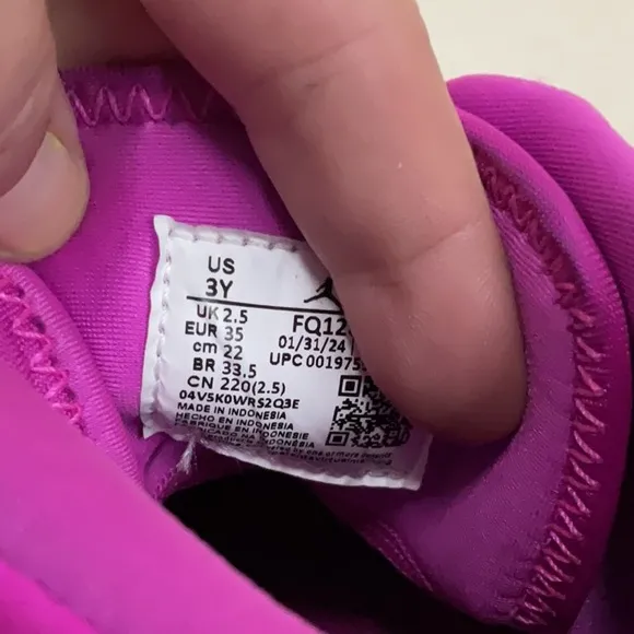 EUC Girls Nike high Top air Jordan’s sneakers